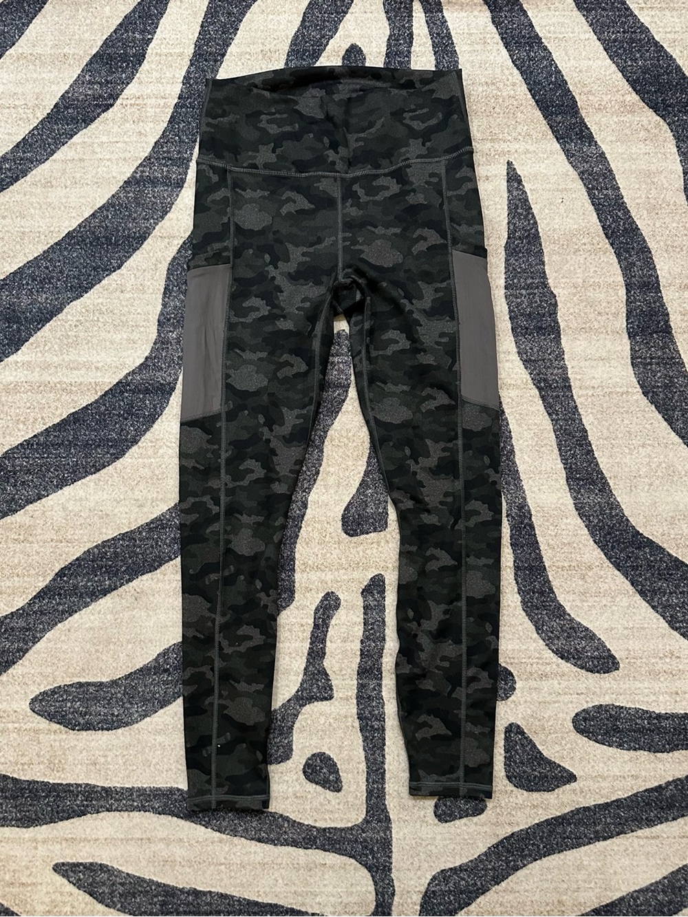 Fabletics On-The-Go PowerHold® High-Waisted Legging